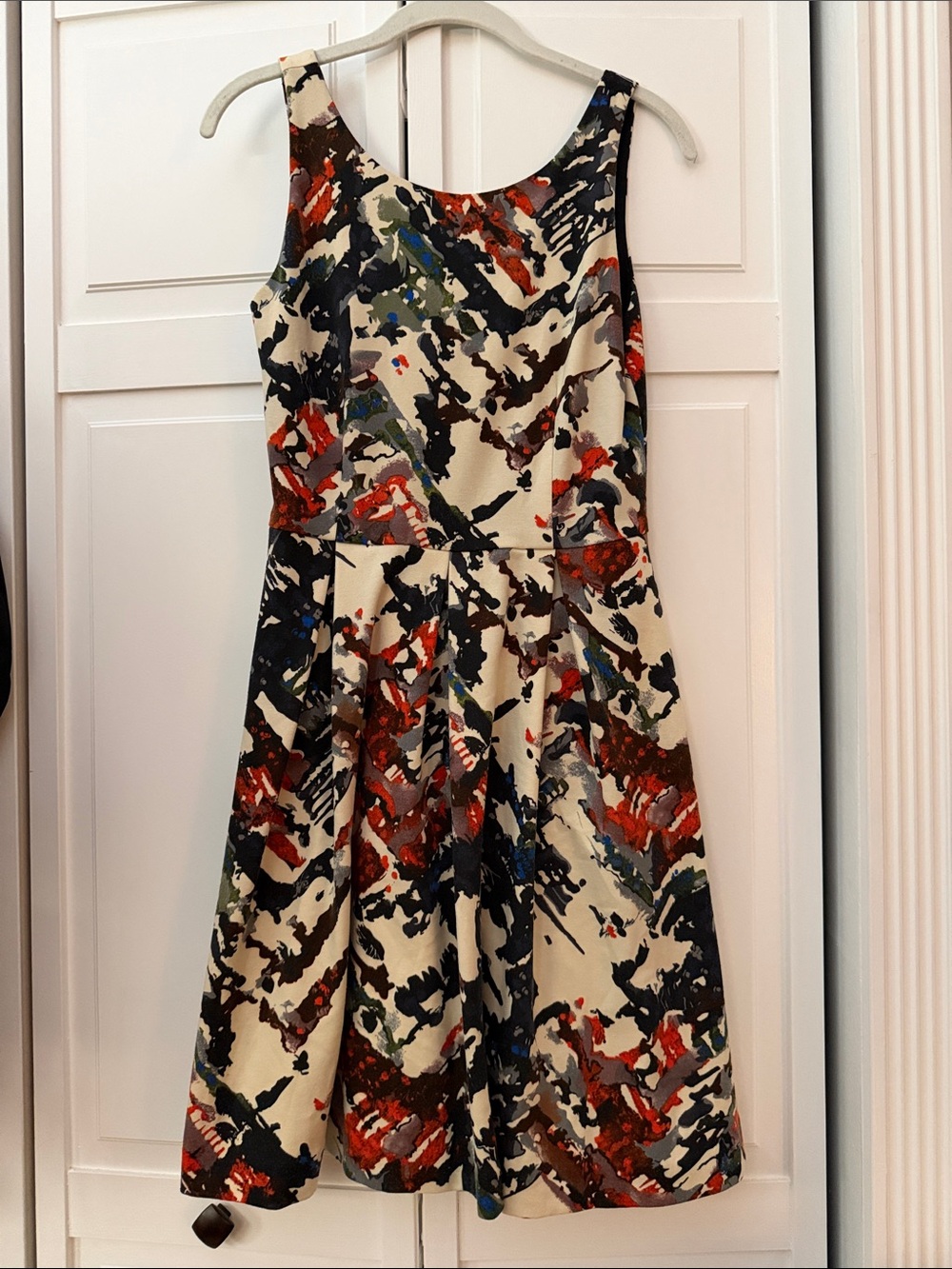 Maeve Abstract-Motif Sleeveless Midi Dress in Cream, Black, Red